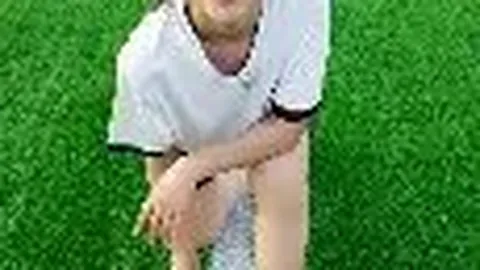 传奇征程再续篇：武磊2025年终记，球迷心声共鸣，期待下赛季荣耀回归！