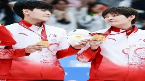 “德比郡主场蓄势逆袭，利兹联能否逆转颓势？巅峰对决一触即发！”